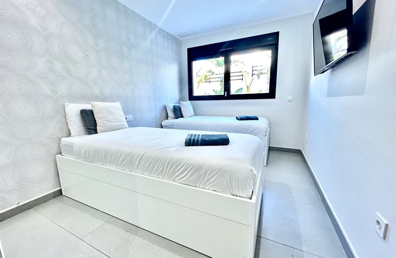 Resale - Villa - Los Balcones