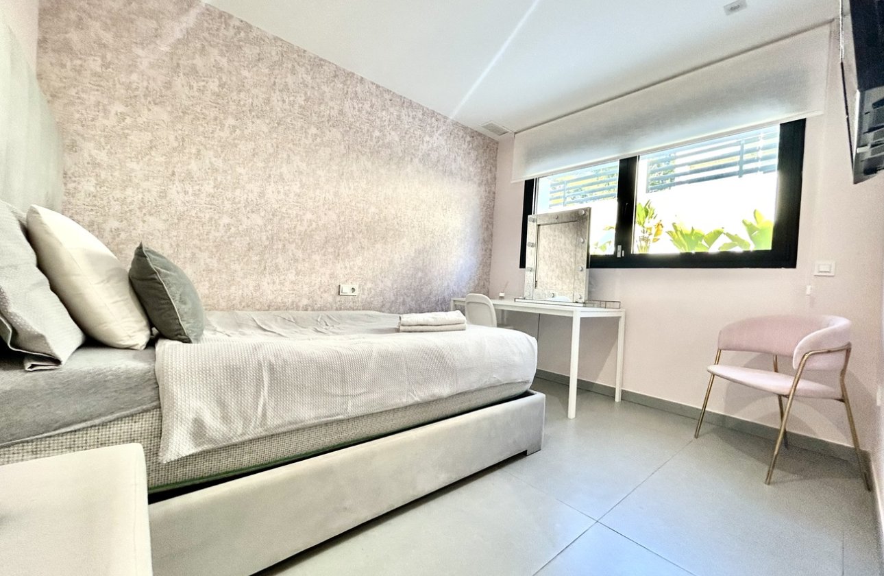 Resale - Villa - Los Balcones