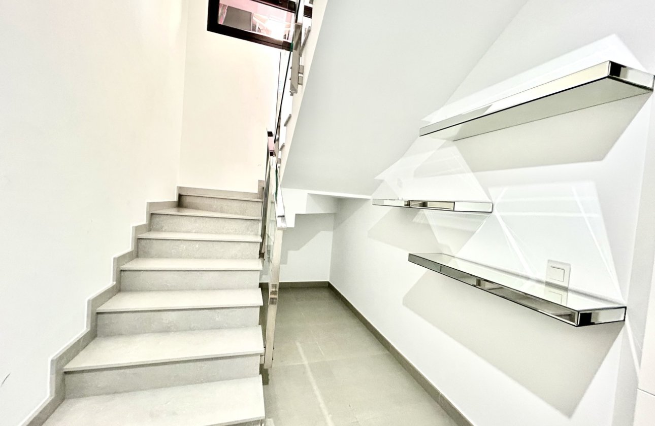 Resale - Villa - Los Balcones