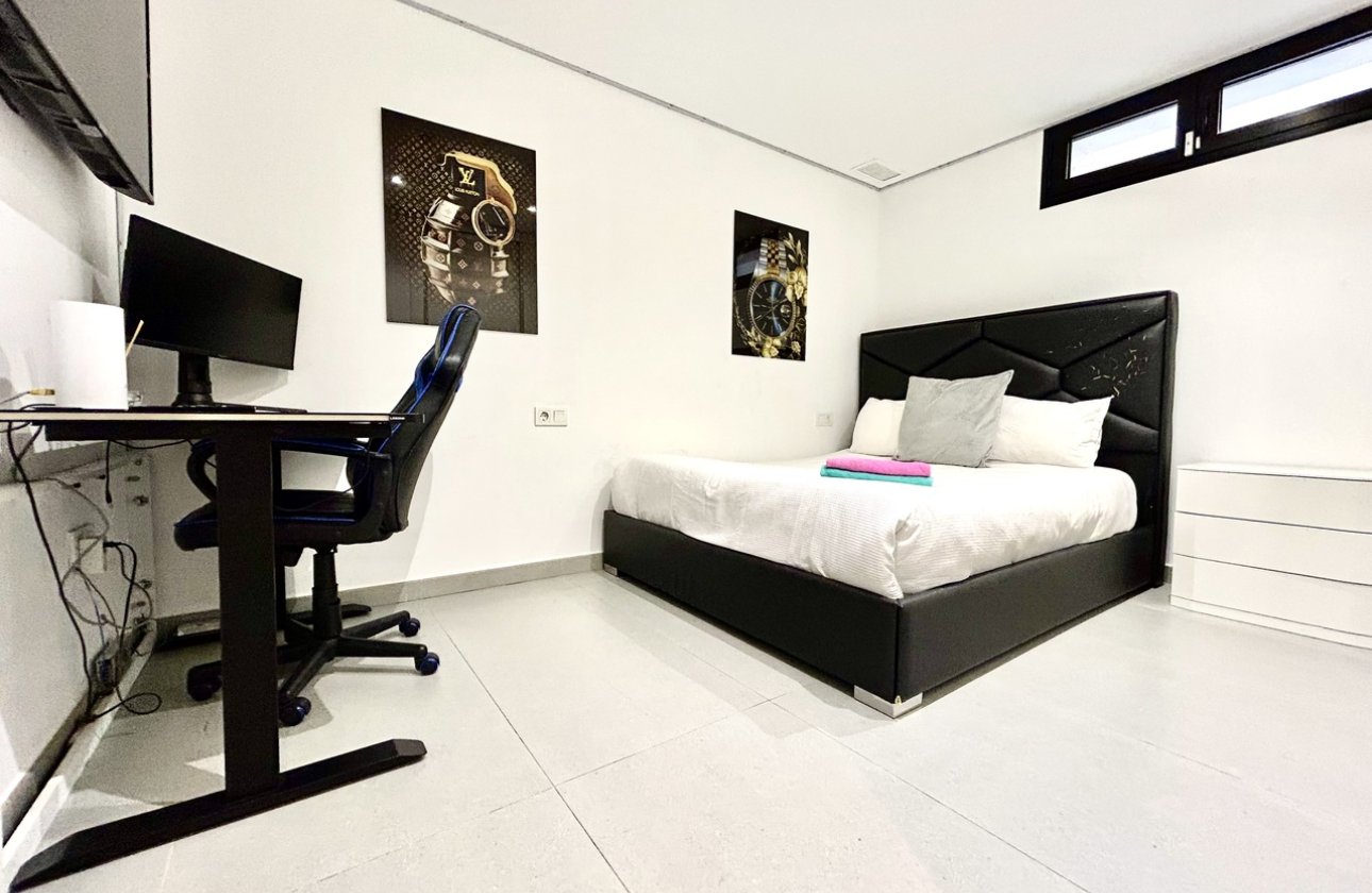 Resale - Villa - Los Balcones