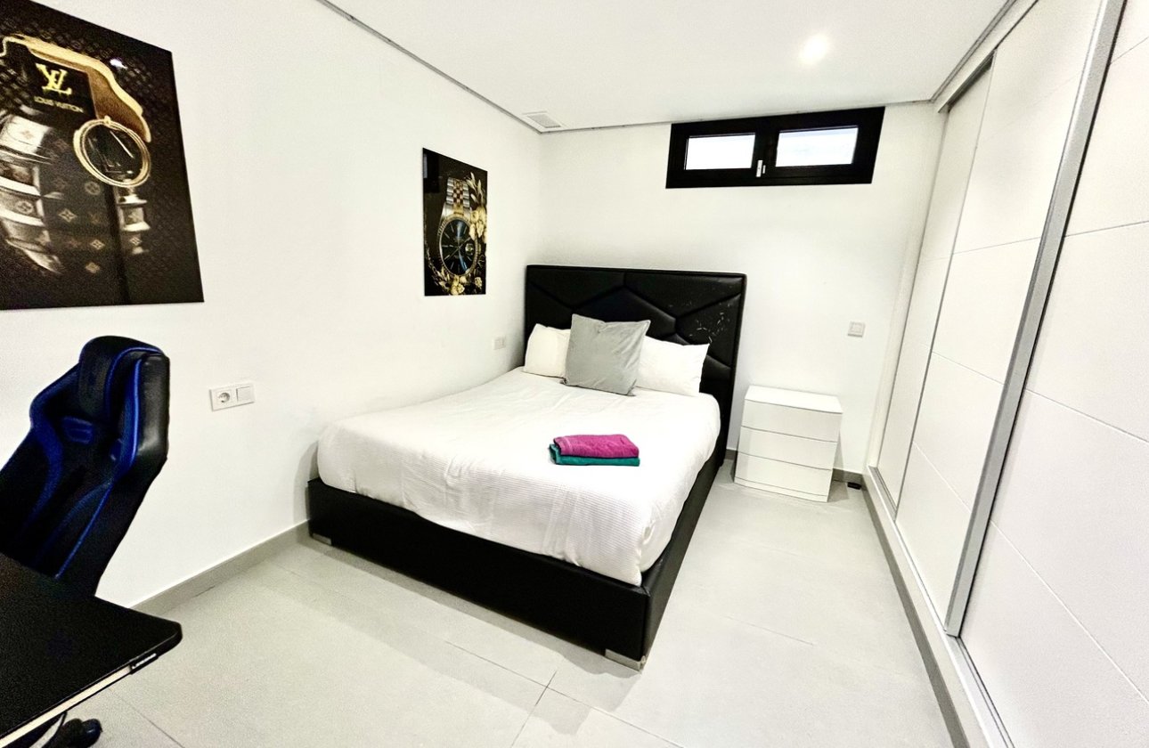Resale - Villa - Los Balcones