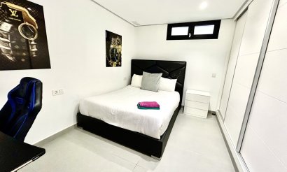 Resale - Villa - Los Balcones