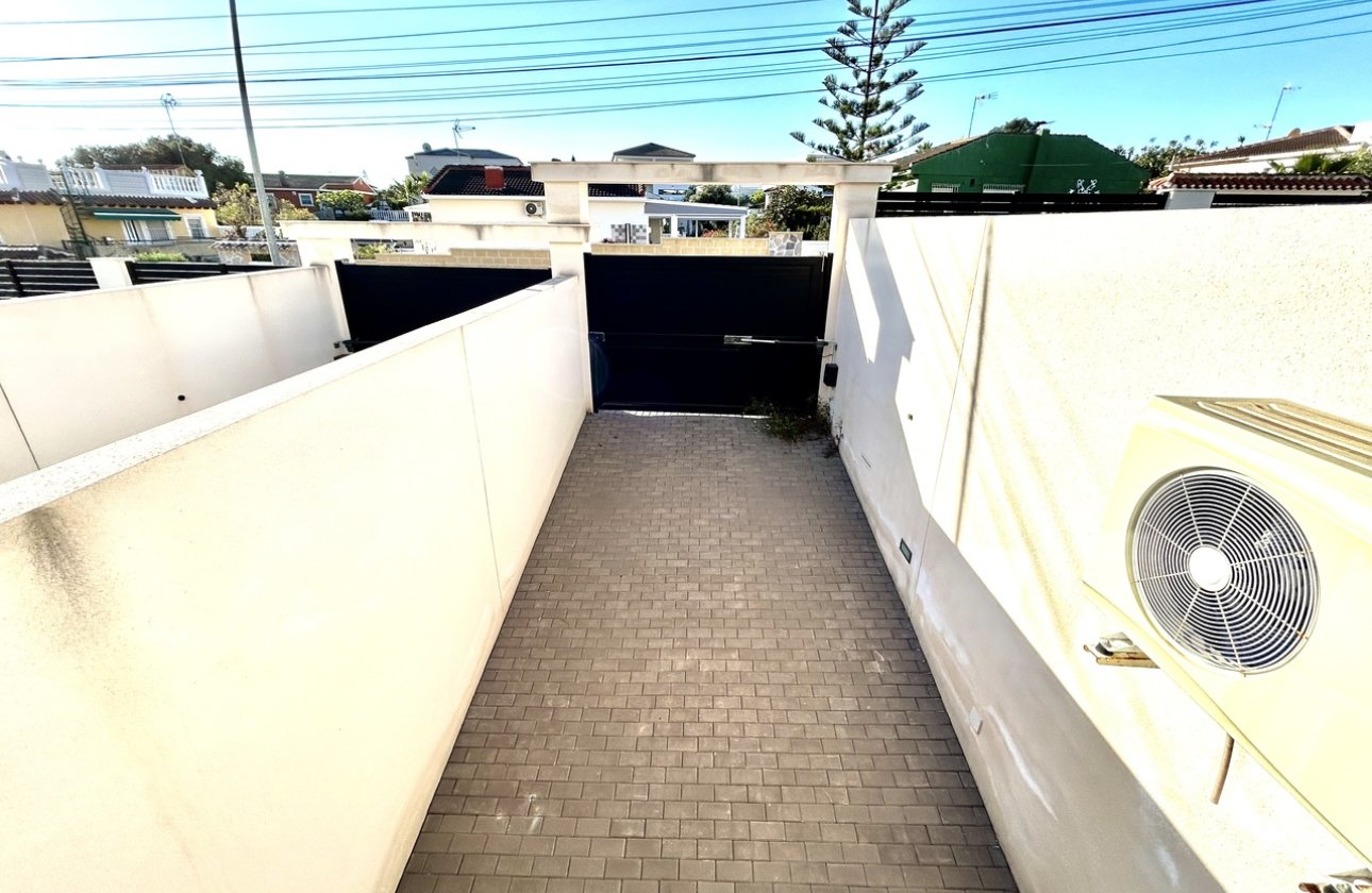 Resale - Villa - Los Balcones