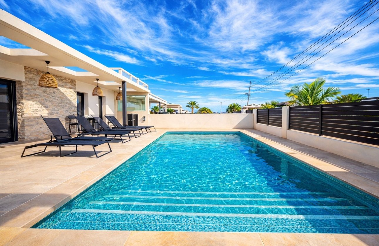 Resale - Villa - Los Balcones