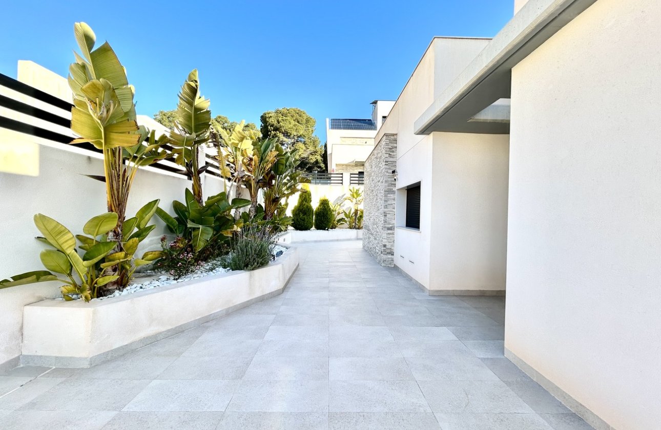 Resale - Villa - Los Balcones