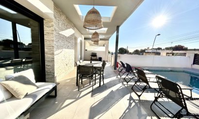 Resale - Villa - Los Balcones