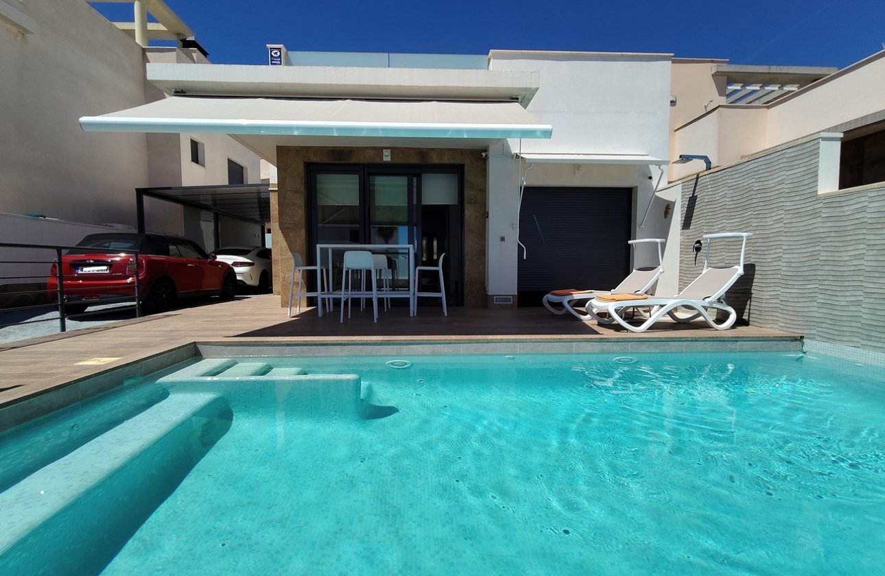 Resale - Villa - San Miguel de Salinas
