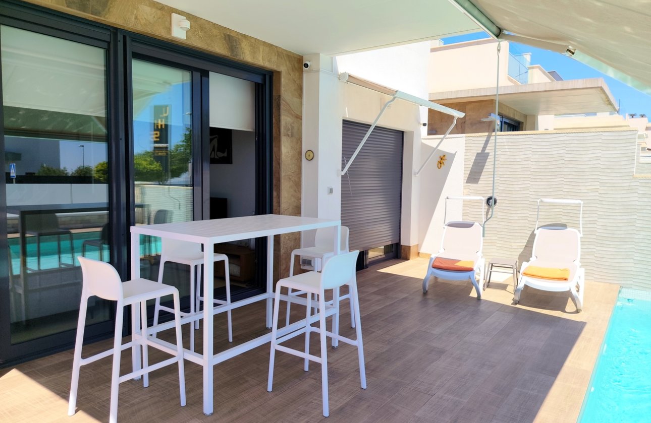 Resale - Villa - San Miguel de Salinas