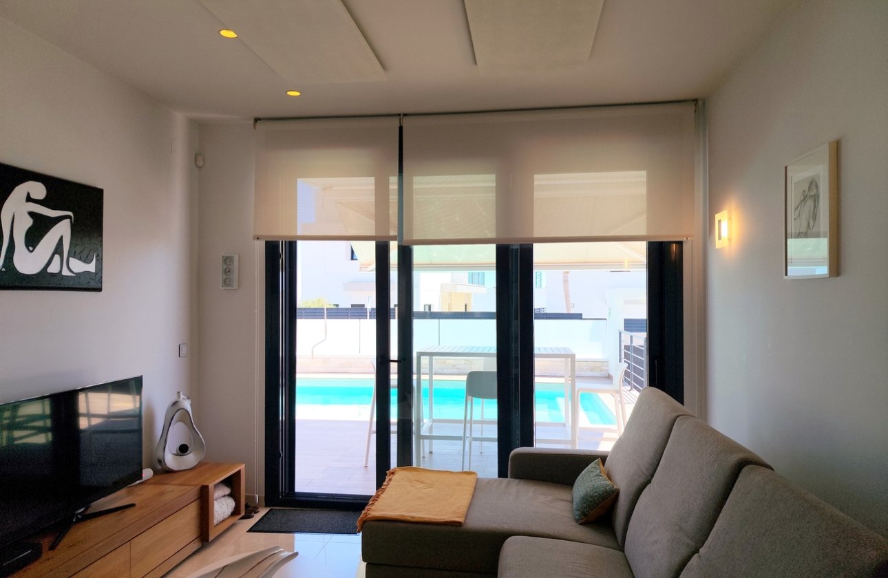 Resale - Villa - San Miguel de Salinas