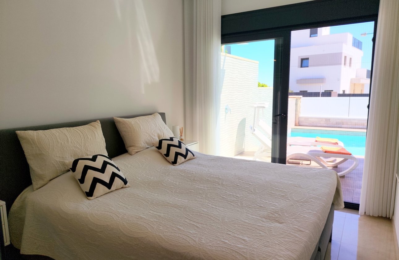 Resale - Villa - San Miguel de Salinas