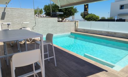 Resale - Villa - San Miguel de Salinas