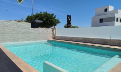Resale - Villa - San Miguel de Salinas