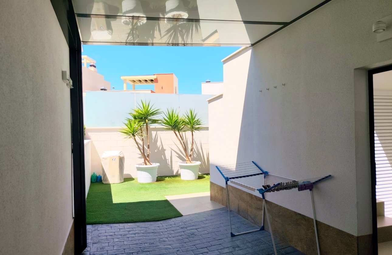 Resale - Villa - San Miguel de Salinas