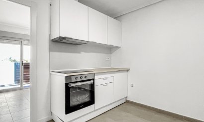 Resale - Apartment / flat - Torrevieja - El Acequión - Los Náufragos