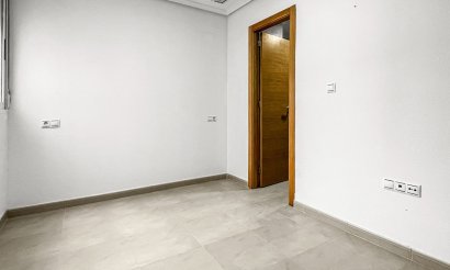 Resale - Apartment / flat - Torrevieja - El Acequión - Los Náufragos
