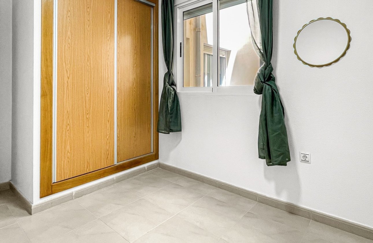 Resale - Apartment / flat - Torrevieja - El Acequión - Los Náufragos