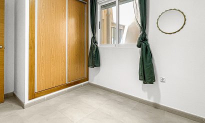 Resale - Apartment / flat - Torrevieja - El Acequión - Los Náufragos
