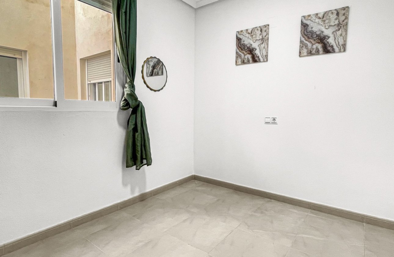 Resale - Apartment / flat - Torrevieja - El Acequión - Los Náufragos