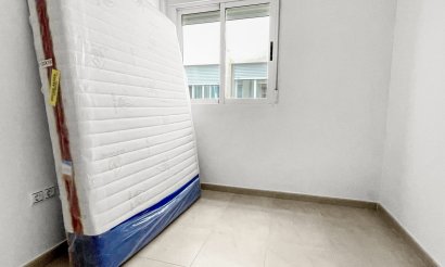 Resale - Apartment / flat - Torrevieja - El Acequión - Los Náufragos