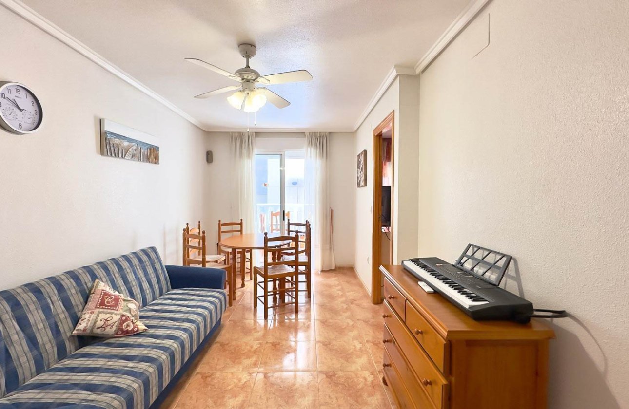 Resale - Apartment / flat - Torrevieja - Parque de Las Naciones