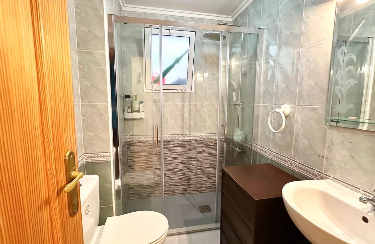 Resale - Apartment / flat - Torrevieja - Parque de Las Naciones