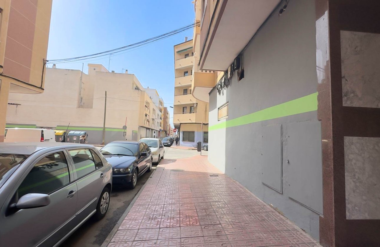 Resale - Apartment / flat - Torrevieja - Parque de Las Naciones
