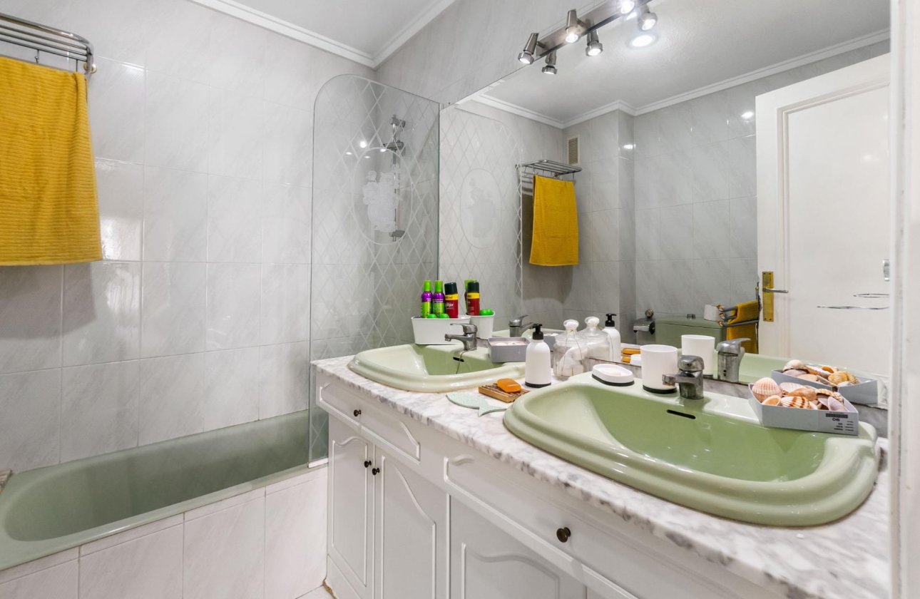 Resale - Apartment / flat - Torrevieja - Centro - Muelle Pesquero