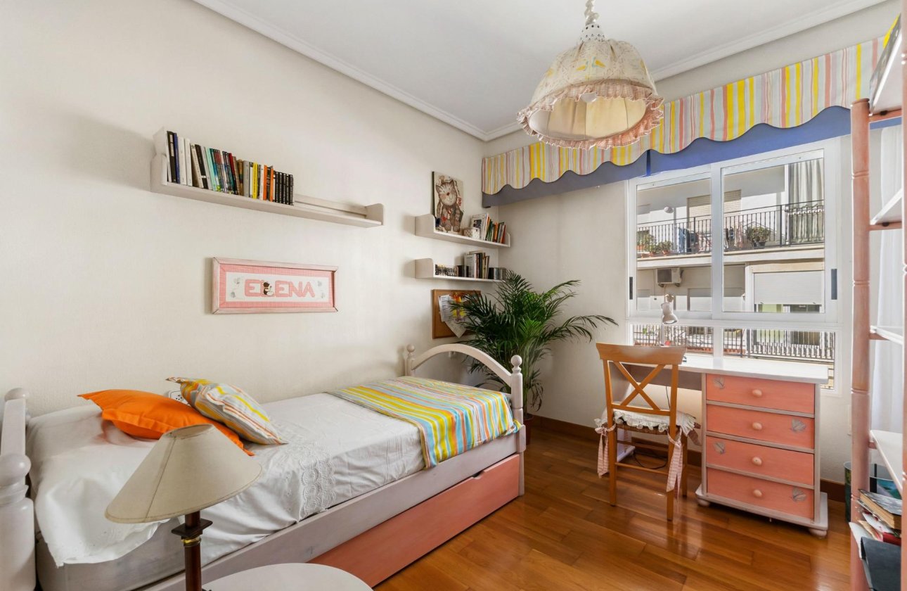 Resale - Apartment / flat - Torrevieja - Centro - Muelle Pesquero