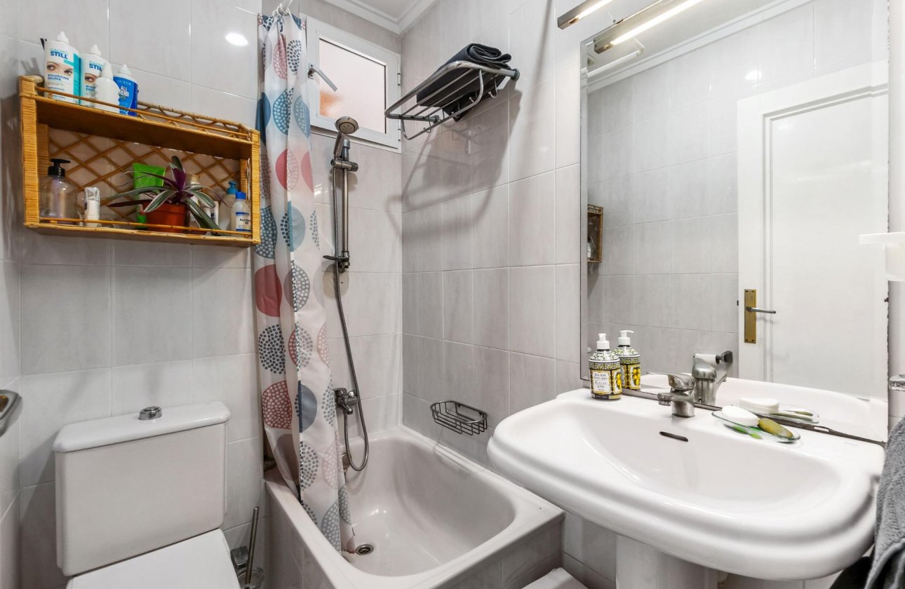 Resale - Apartment / flat - Torrevieja - Centro - Muelle Pesquero