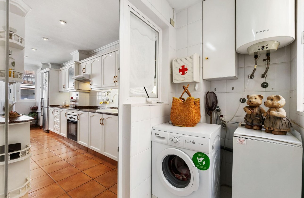 Resale - Apartment / flat - Torrevieja - Centro - Muelle Pesquero