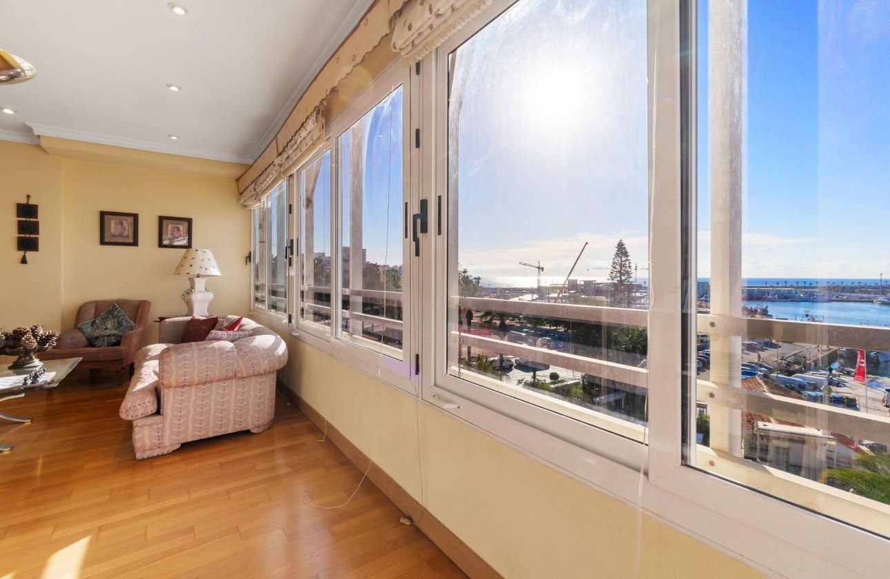 Resale - Apartment / flat - Torrevieja - Centro - Muelle Pesquero