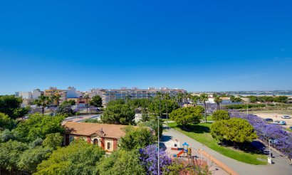 Resale - Apartment / flat - Torrevieja - Playa del Acequión