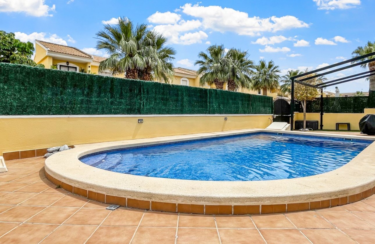 Resale - Villa - Orihuela Costa - Los Dolses