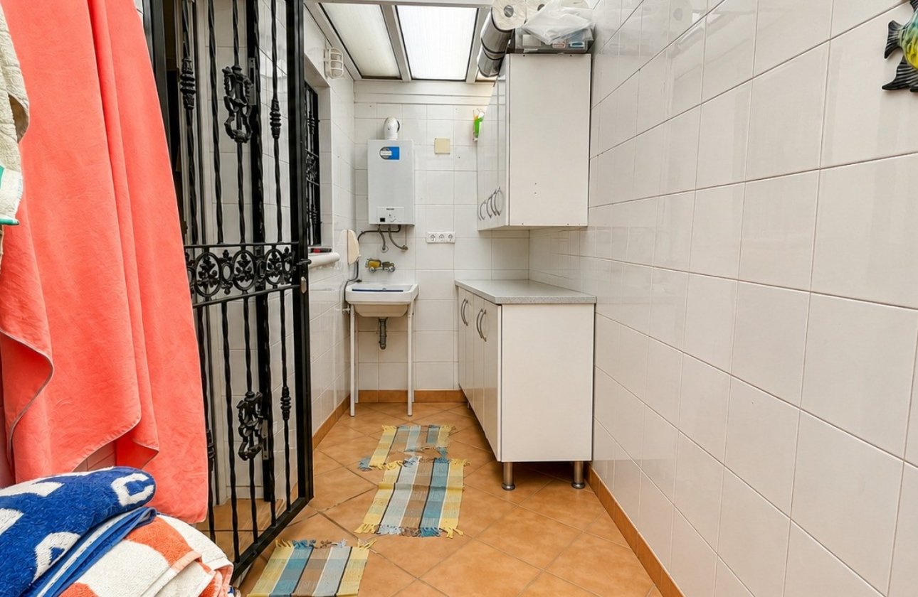 Resale - Villa - Orihuela Costa - Los Dolses