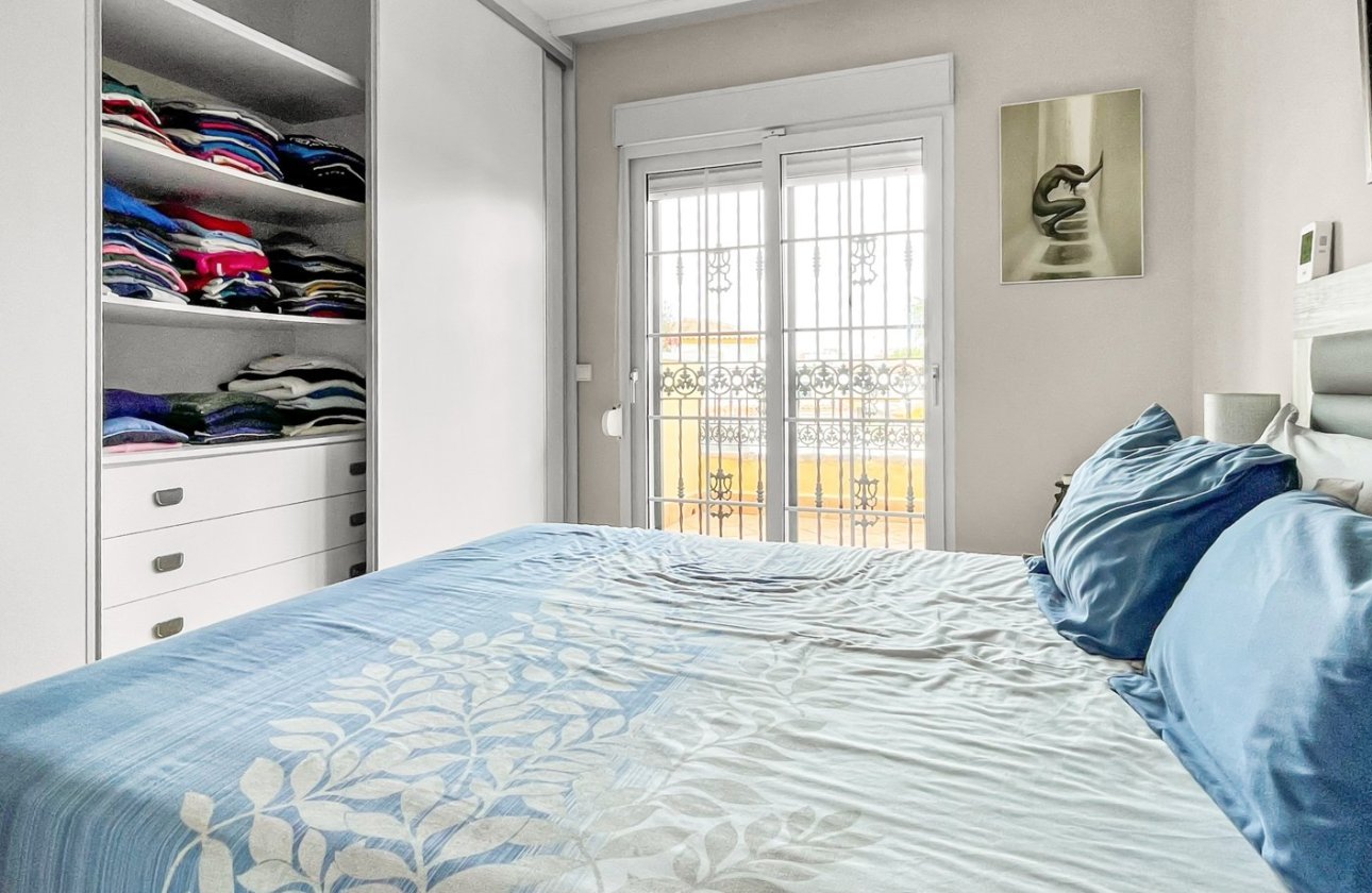 Resale - Villa - Orihuela Costa - Los Dolses