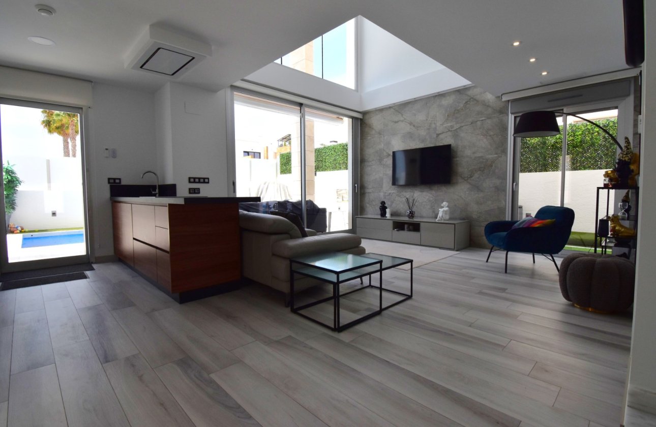 Resale - Villa - Orihuela Costa - Lomas de Cabo Roig