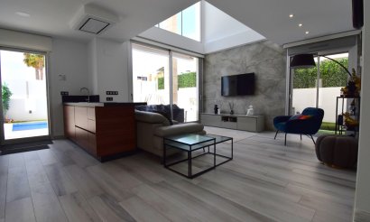 Resale - Villa - Orihuela Costa - Lomas de Cabo Roig