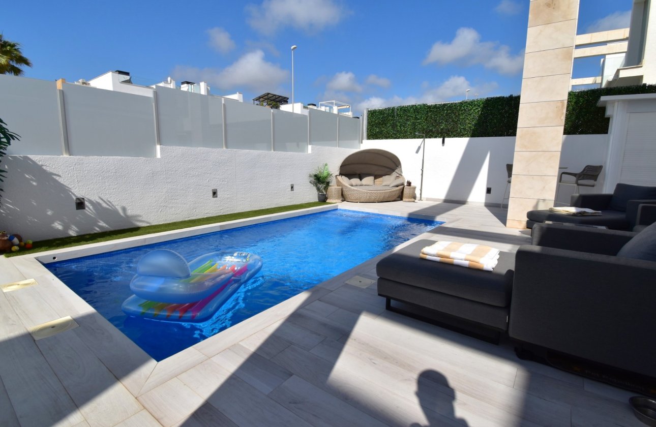 Resale - Villa - Orihuela Costa - Lomas de Cabo Roig