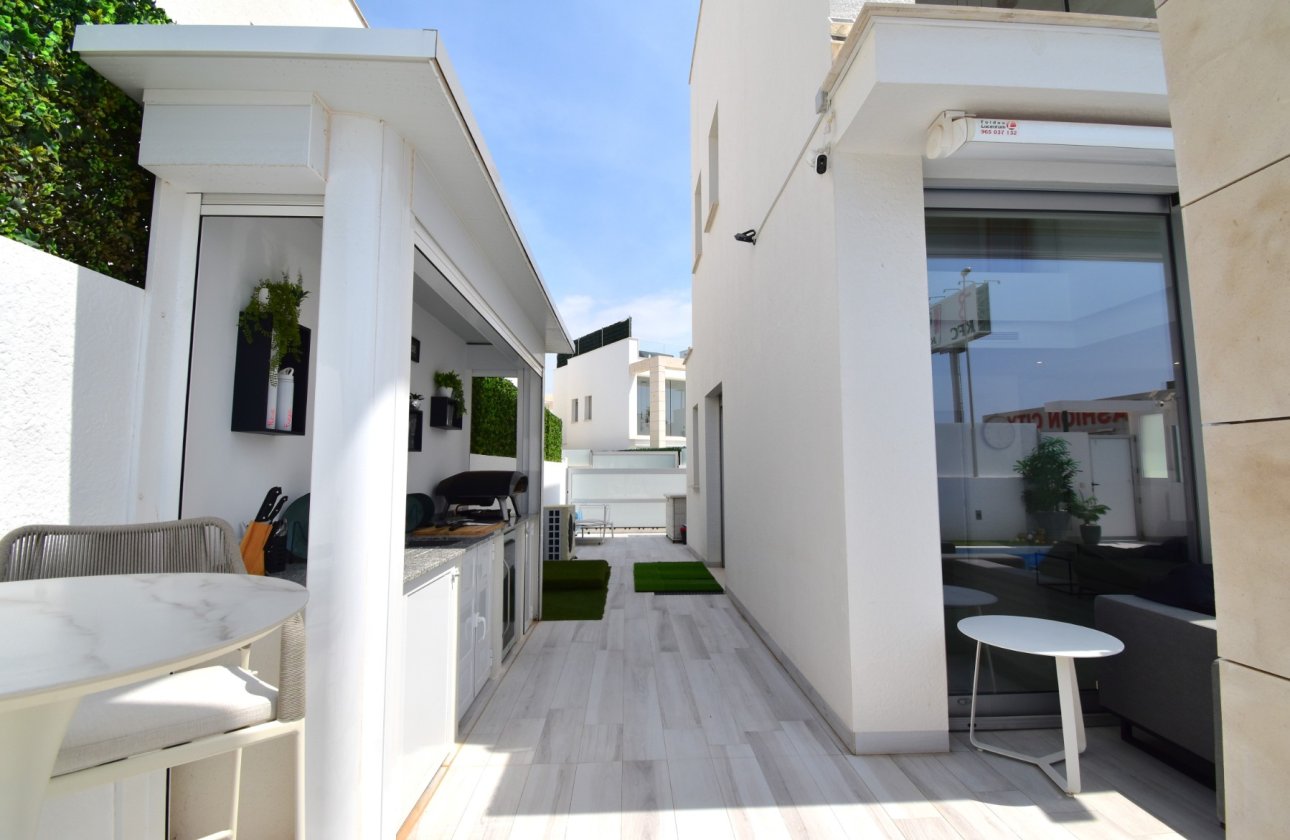 Resale - Villa - Orihuela Costa - Lomas de Cabo Roig