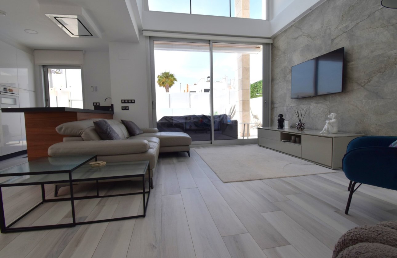 Resale - Villa - Orihuela Costa - Lomas de Cabo Roig