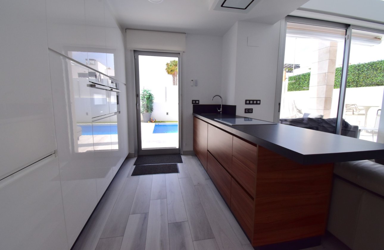 Resale - Villa - Orihuela Costa - Lomas de Cabo Roig