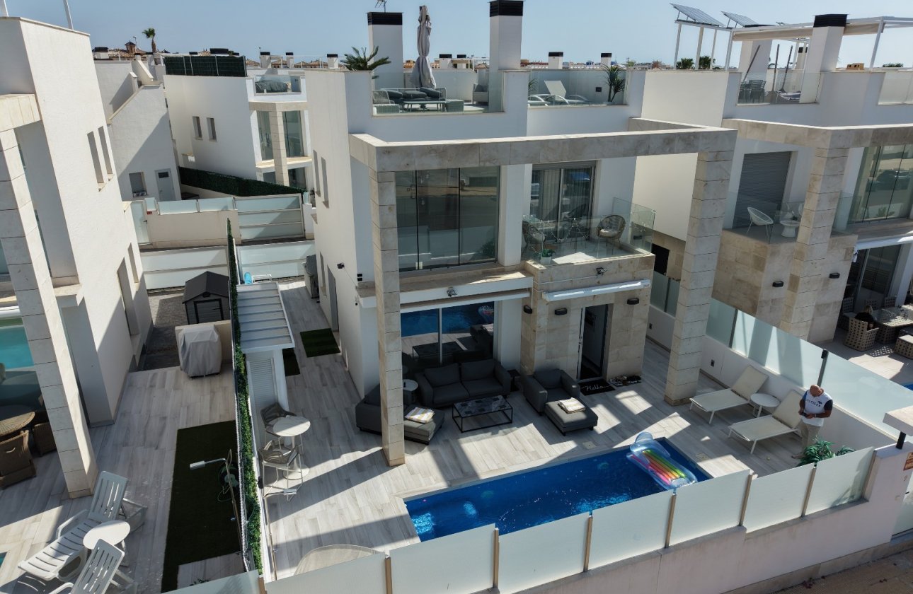 Resale - Villa - Orihuela Costa - Lomas de Cabo Roig