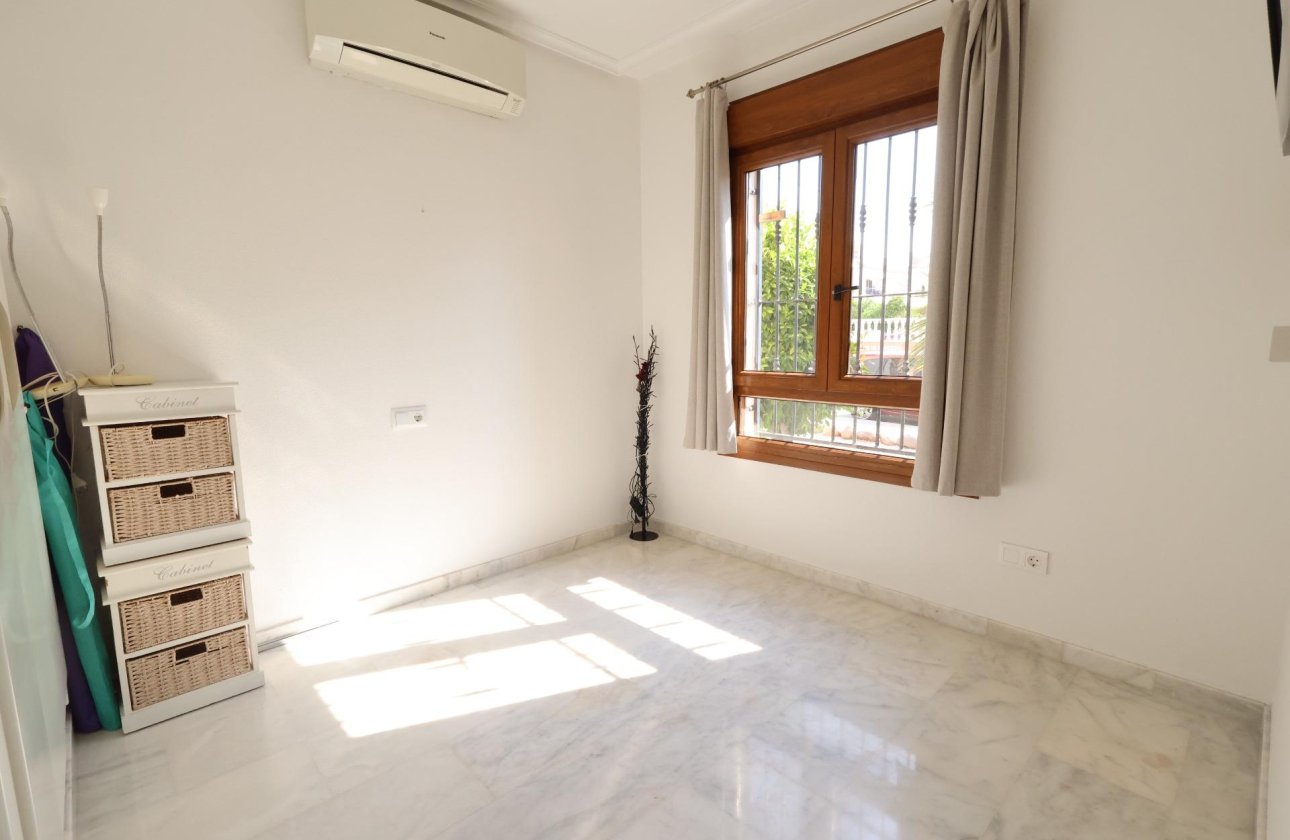 Resale - Apartment / flat - Orihuela Costa - PAU 8