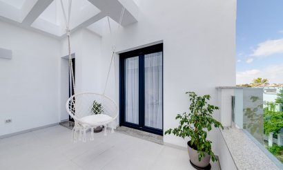 Resale - Villa - Orihuela Costa - Villamartin