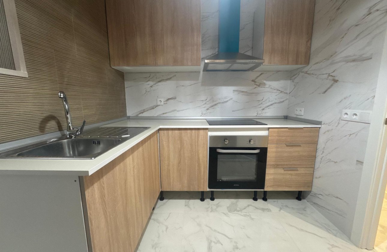 Resale - Apartment / flat - Torrevieja - Muelle Pesquero