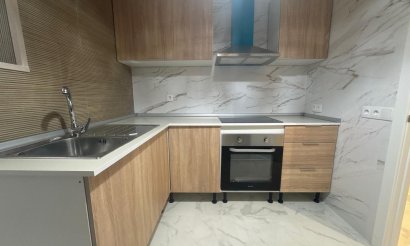 Resale - Apartment / flat - Torrevieja - Muelle Pesquero