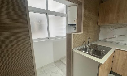 Resale - Apartment / flat - Torrevieja - Muelle Pesquero