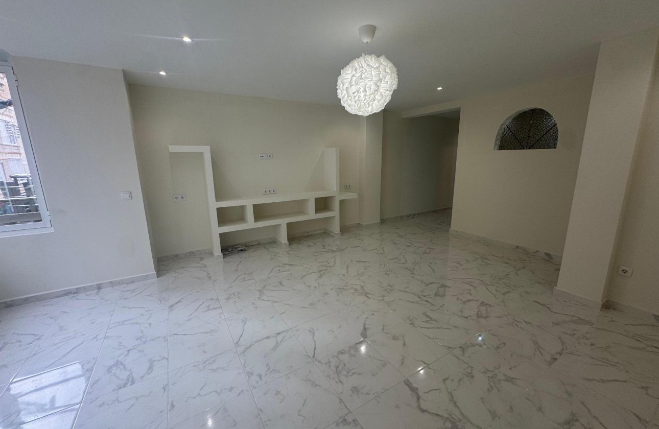 Resale - Apartment / flat - Torrevieja - Muelle Pesquero