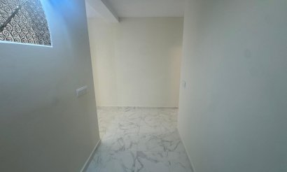 Resale - Apartment / flat - Torrevieja - Muelle Pesquero