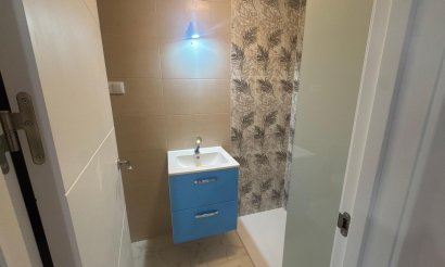 Resale - Apartment / flat - Torrevieja - Muelle Pesquero